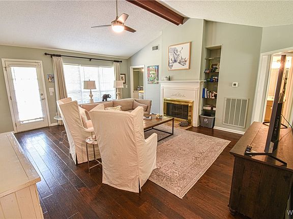 3rd image of 408 Riverdale Dr