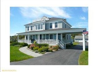 137 Beach Ave, Kennebunk, ME 04043