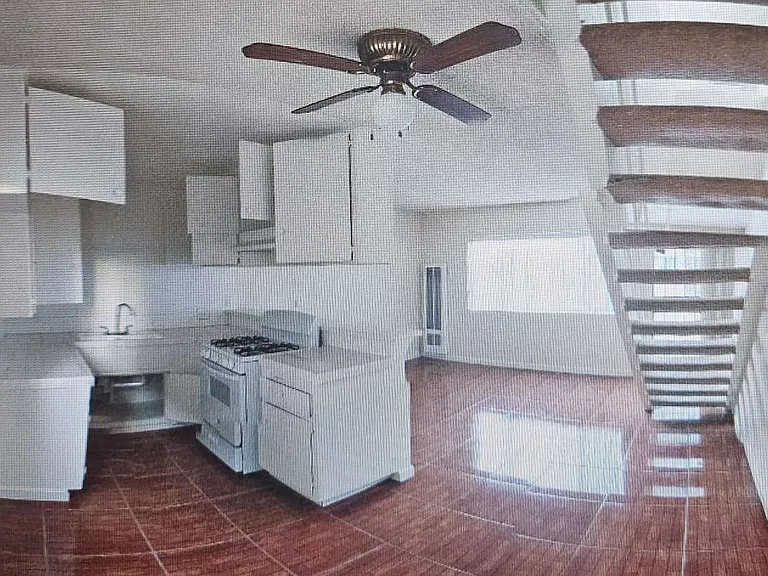 11500 S Budlong Ave #6 — Photo 2