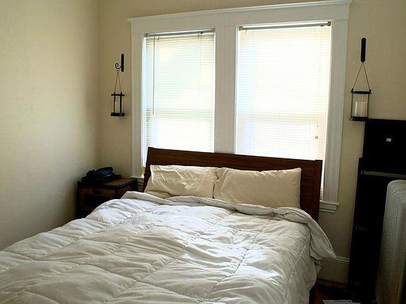 5th image of 34 Titcomb St APT 1