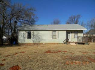 709 S Elk Ave, Elk City, OK 73644