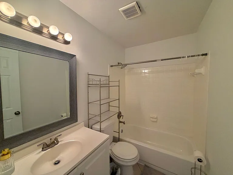 4356 SW 21st Ln — Photo 17