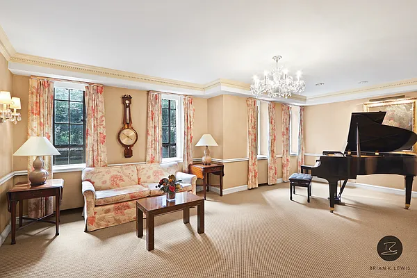 Sold by Compass | media 10