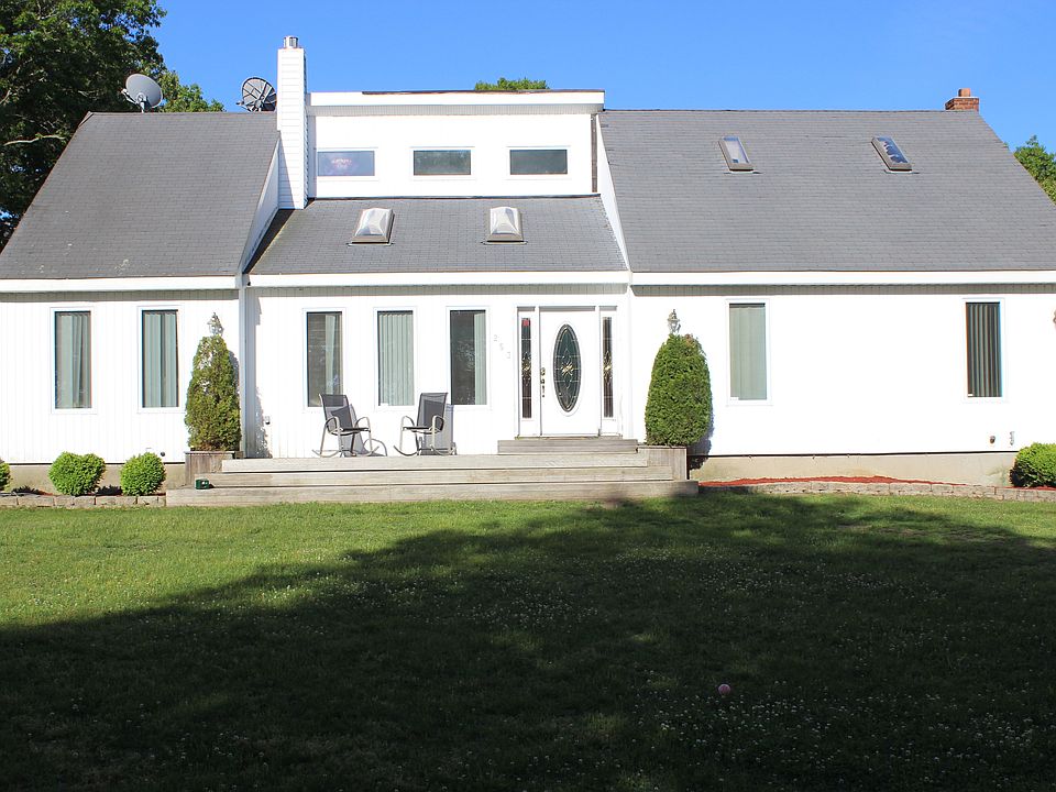 1st image of 253 Oak Ave
