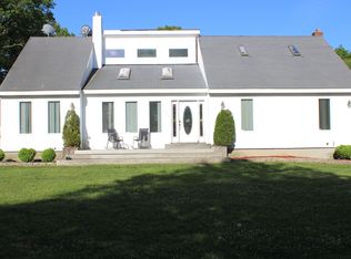 253 Oak Ave, Shirley, NY 11967