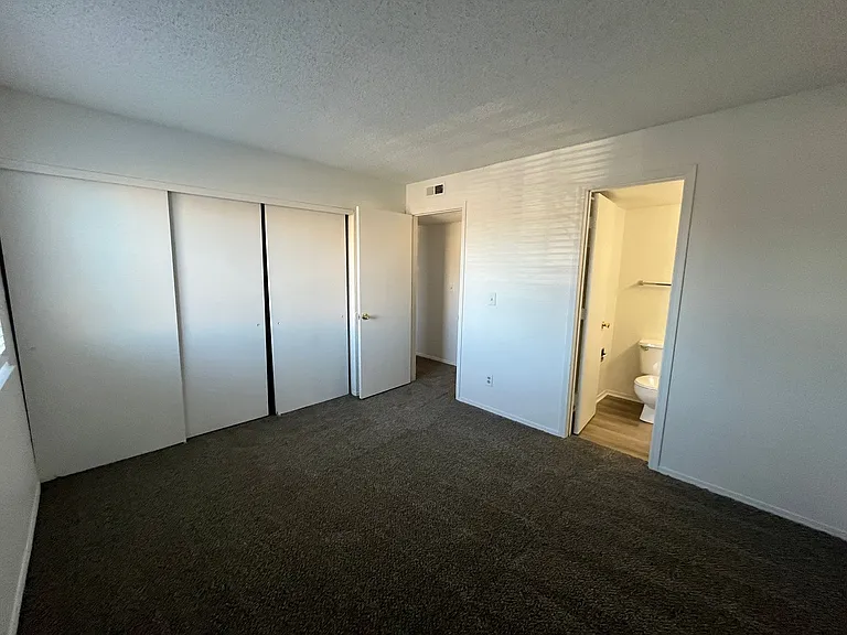 1075 S Elkhart Way — Photo 28