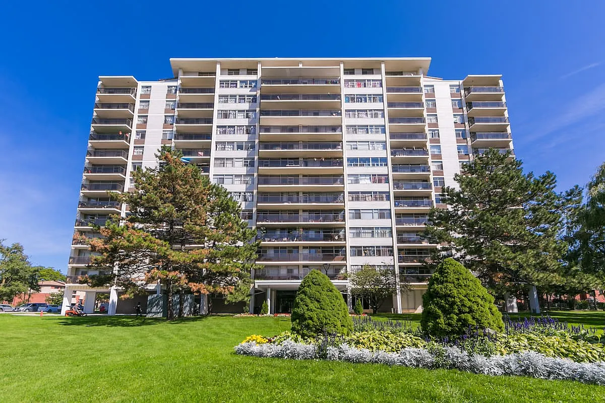 Dixon Apartments — Photo 1