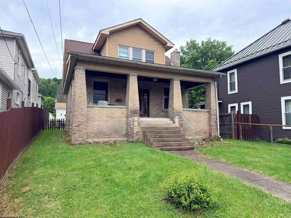 221 Lincoln St, Grafton, WV 26354
