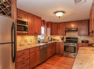 35 Baymor Dr, East Longmeadow, MA 01028