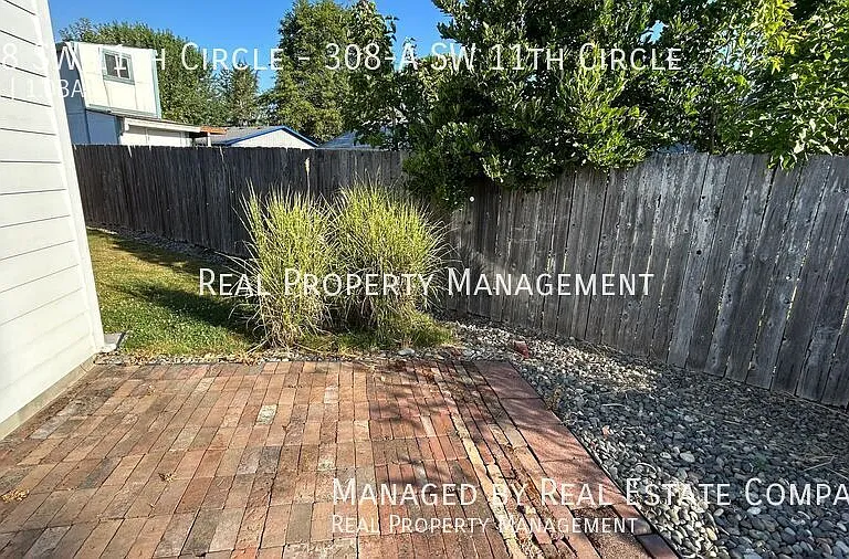 308 SW 11th Cir #A — Photo 17