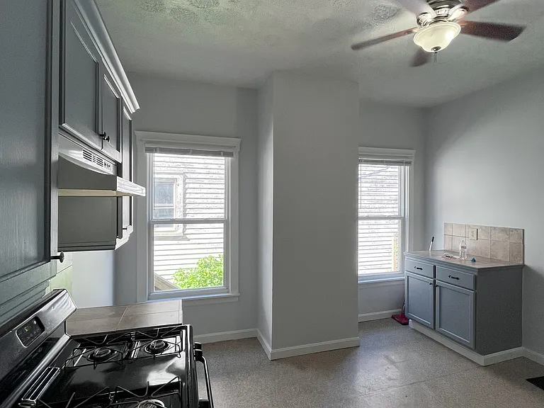 3231 Scranton Rd #1 — Photo 14