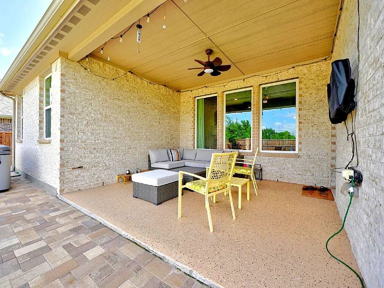 2109 Hibiscus Ln — Photo 33