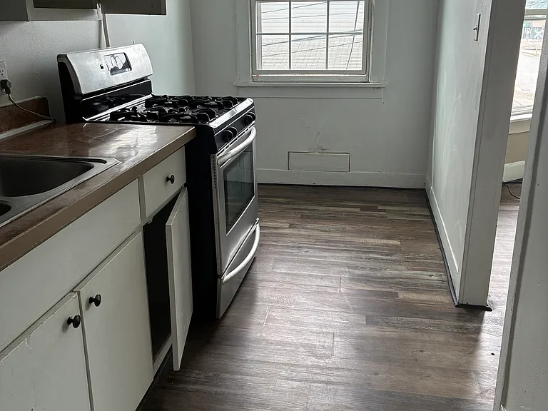 148 Barney St #2B — Photo 5