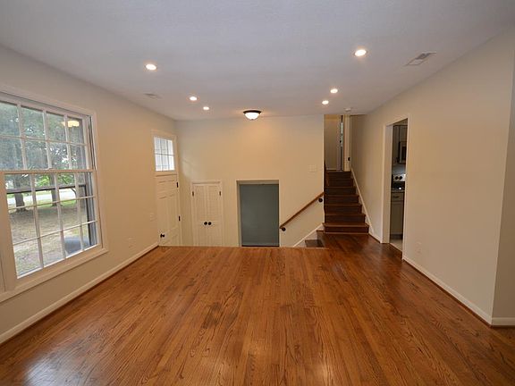 4th image of 206 Horseshoe Dr