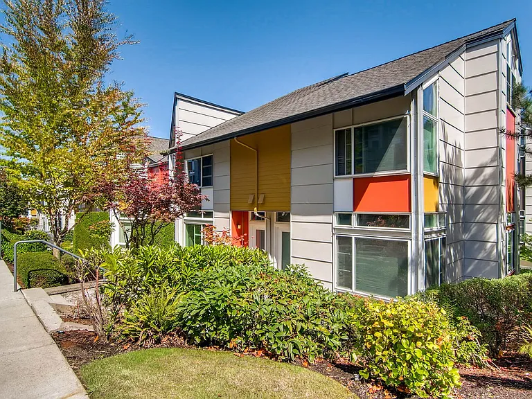 15209 NE 81st Way #105 — Photo 1