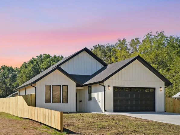 1018 W Jackson Street, Bolivar, MO 65613