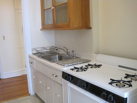 2nd image of 40 E Birch St APT 4B