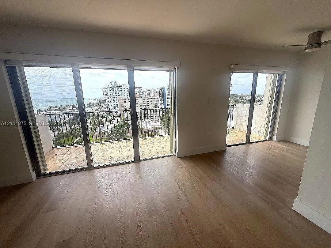 Summit Condo — Photo 3