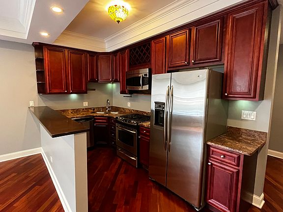 4th image of 867 N Mozart St APT 1F