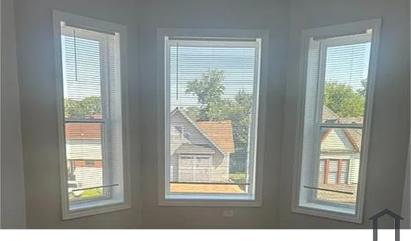 3 bed, 1400 sqft, $1,700 — Photo 2
