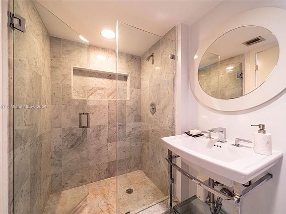 5th image of 16485 Collins Ave APT 2136