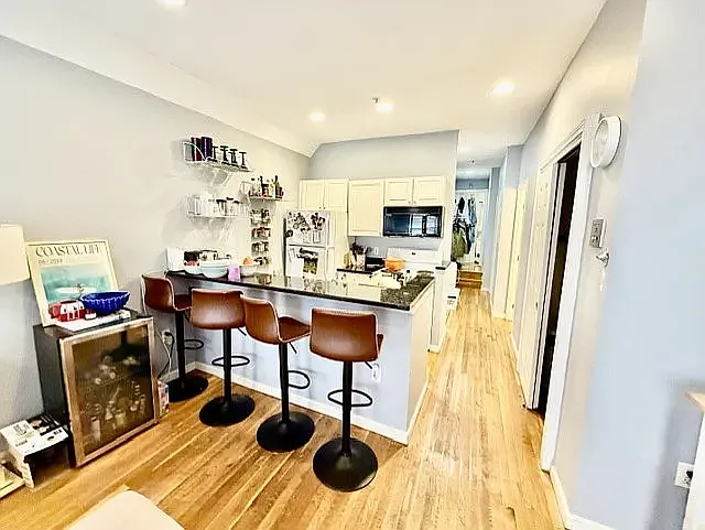 17 Thacher St #4 — Photo 6