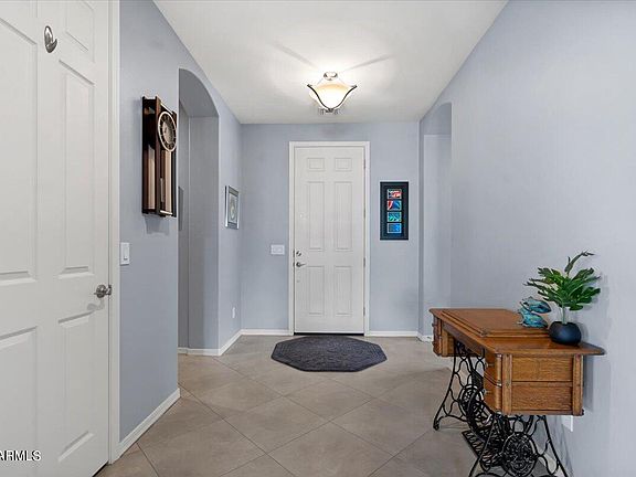 4th image of 102 W CUCUMBER TREE Avenue