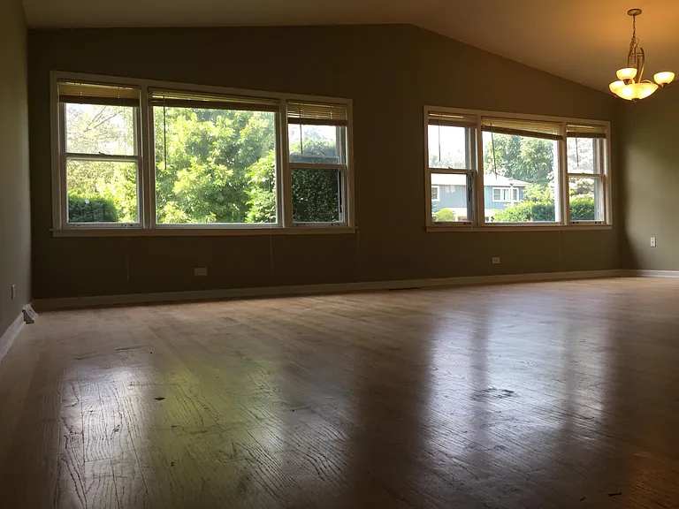 9933 Keystone Ave — Photo 10