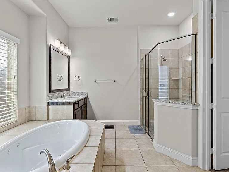 10611 Ferdinand Vw — Photo 14