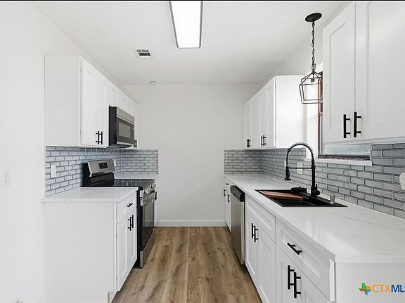 5th image of 1404 Linda Ln