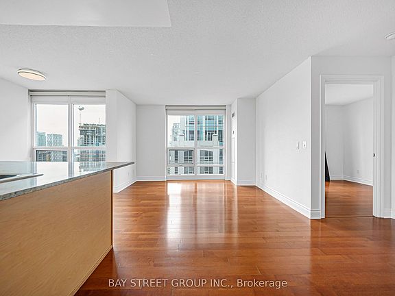 5th image of 763 Bay St #4105
