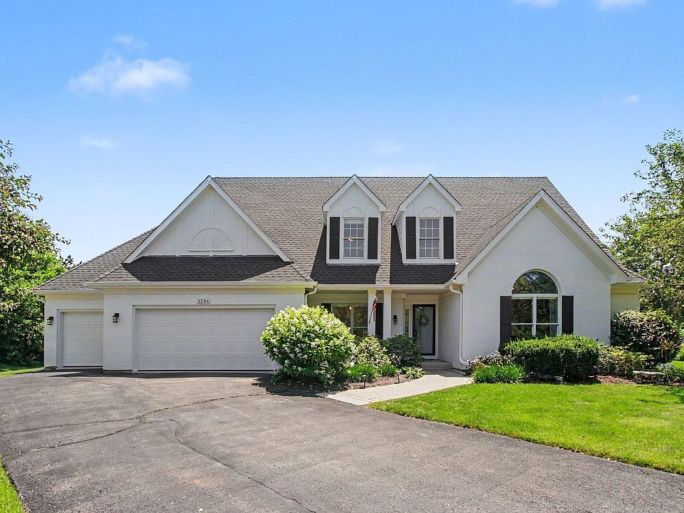 1st image of 1204 N Oak Ridge Ct
