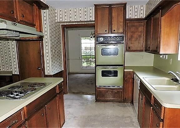 4th image of 3846 Woodbriar Dr