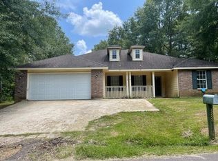 111 S Massengill St, Hazlehurst, MS 39083