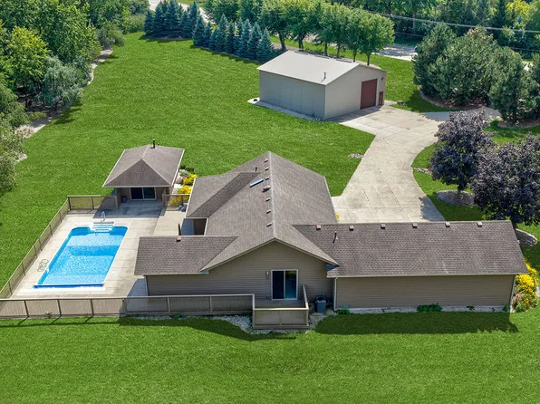 27175 N Gilmer Rd, Mundelein, IL 60060
