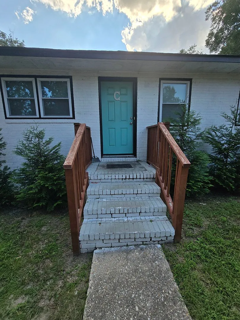 1300-C Turnpike - Savoy Heights — Photo 1