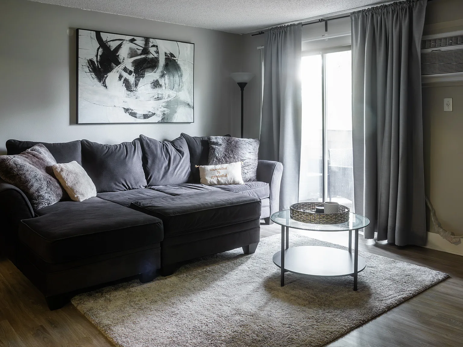 2 bed, 964 sqft, $2,150 — Photo 2