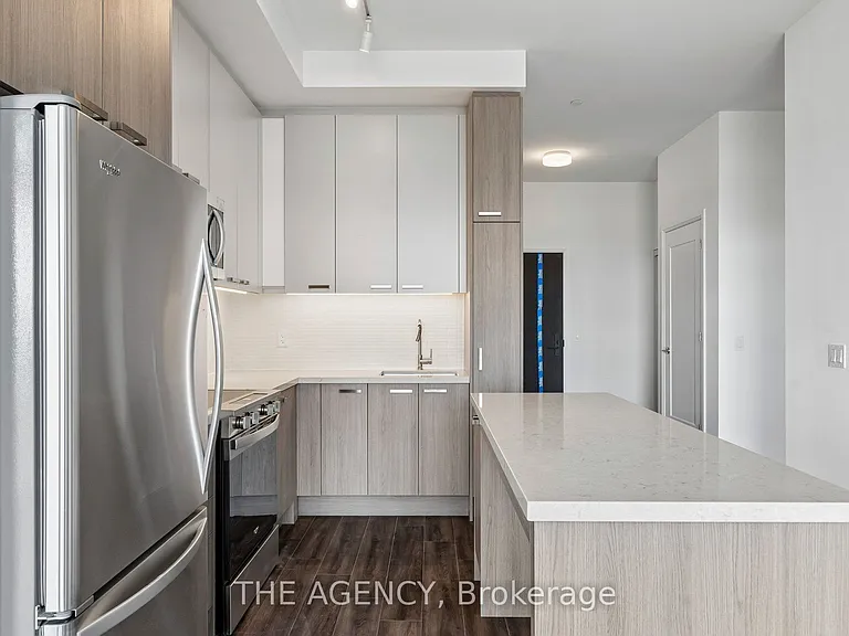 20 Soudan Ave #Penthouse 03 — Photo 17