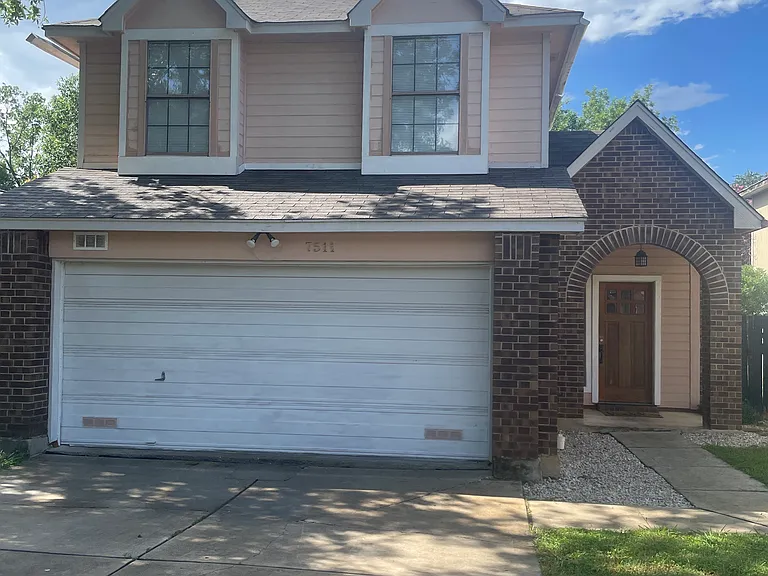7511 Beaver Tree — Photo 1