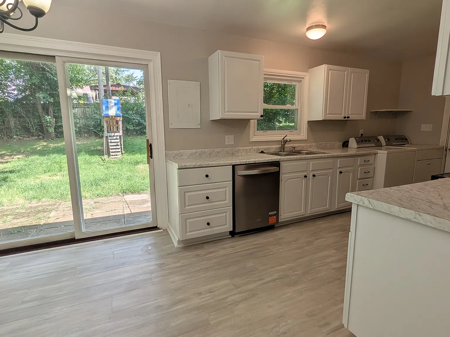 3 bed, 1092 sqft, $1,495 — Photo 2