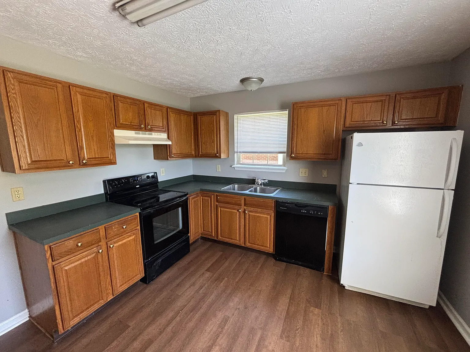 2 bed, 3.0 bath, 1134 sqft, $1,450 — Photo 3