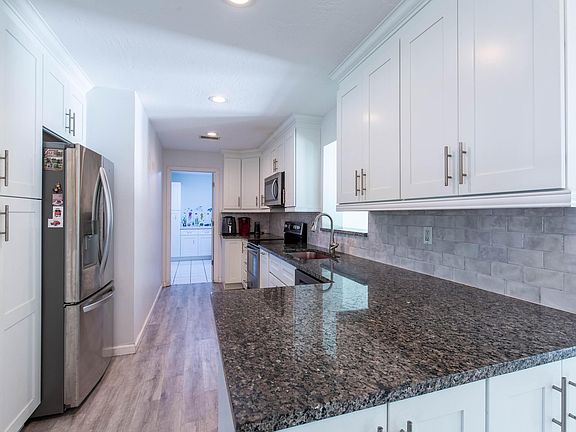 4th image of 12069 Easterly Avenue