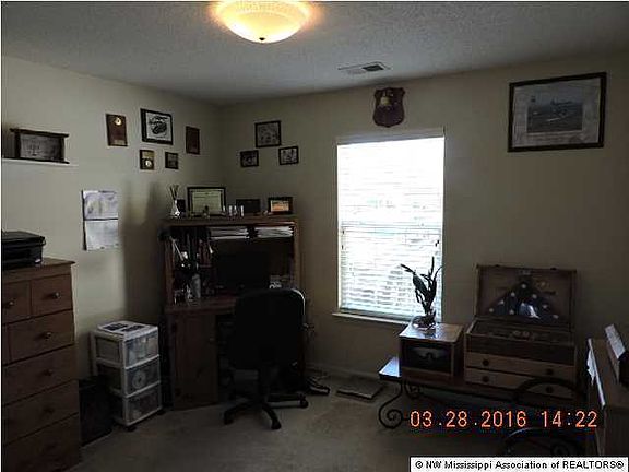 4th image of 728 W Northwood Cv