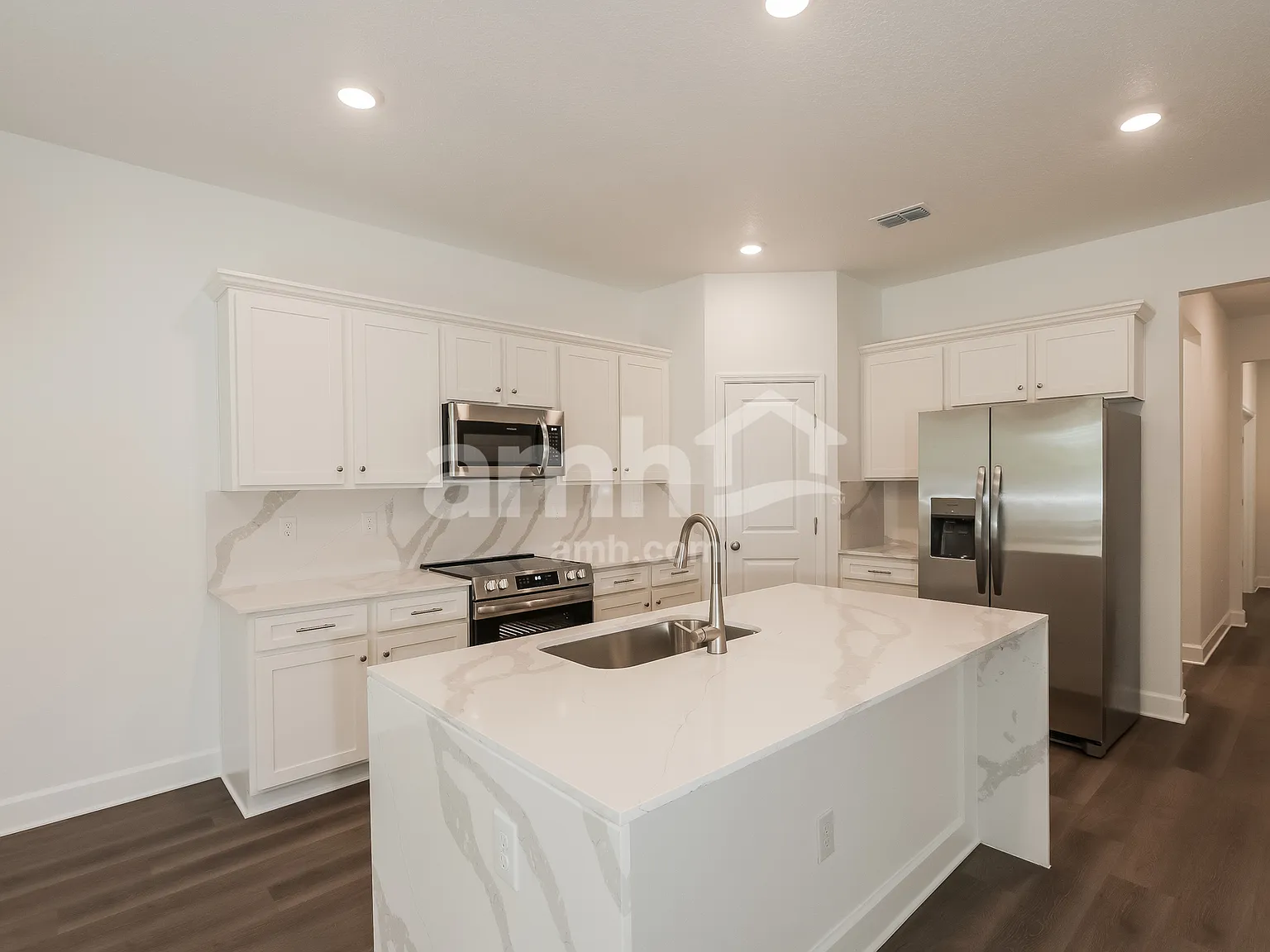 4 bed, 2.5 bath, 2297 sqft, $2,500 — Photo 4