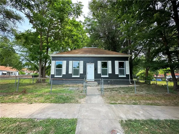 1005 S 17th St, Saint Joseph, MO 64507