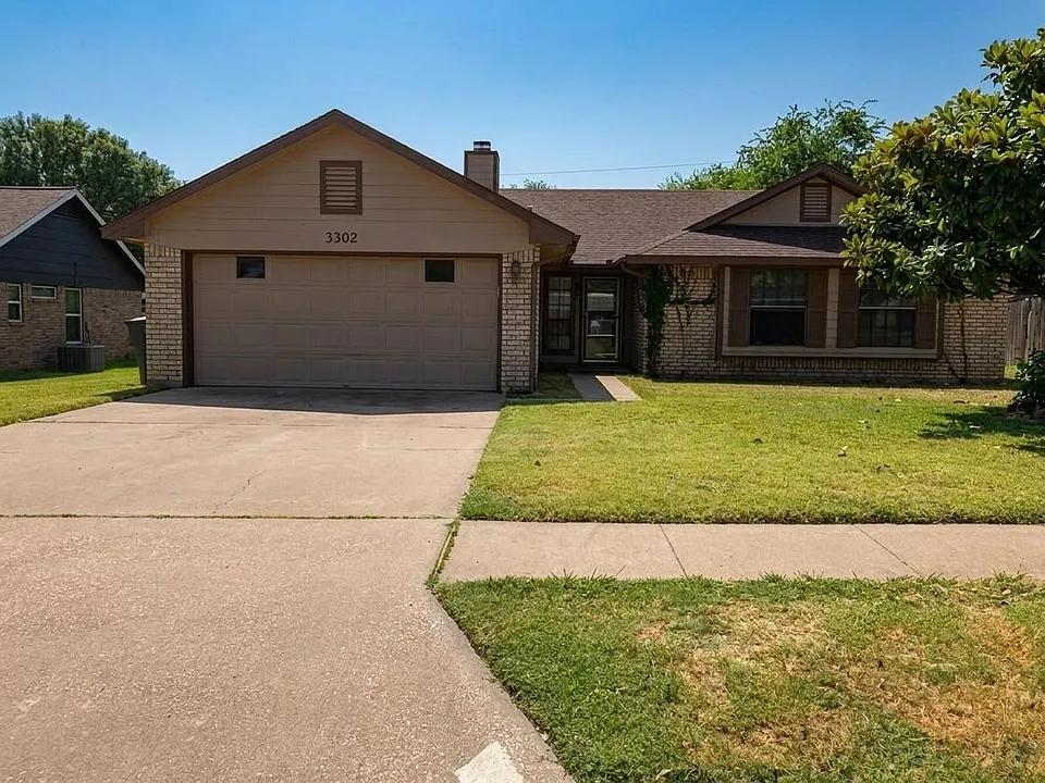 3302 Edgewood Dr