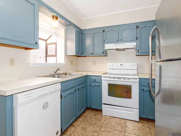 827 E Boyd Dr #C — Photo 6
