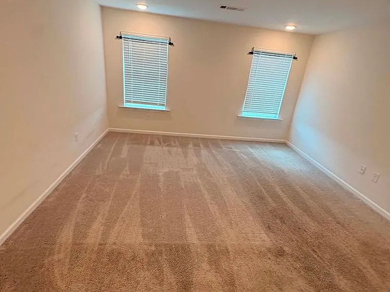 305 Lantana Ct — Photo 8