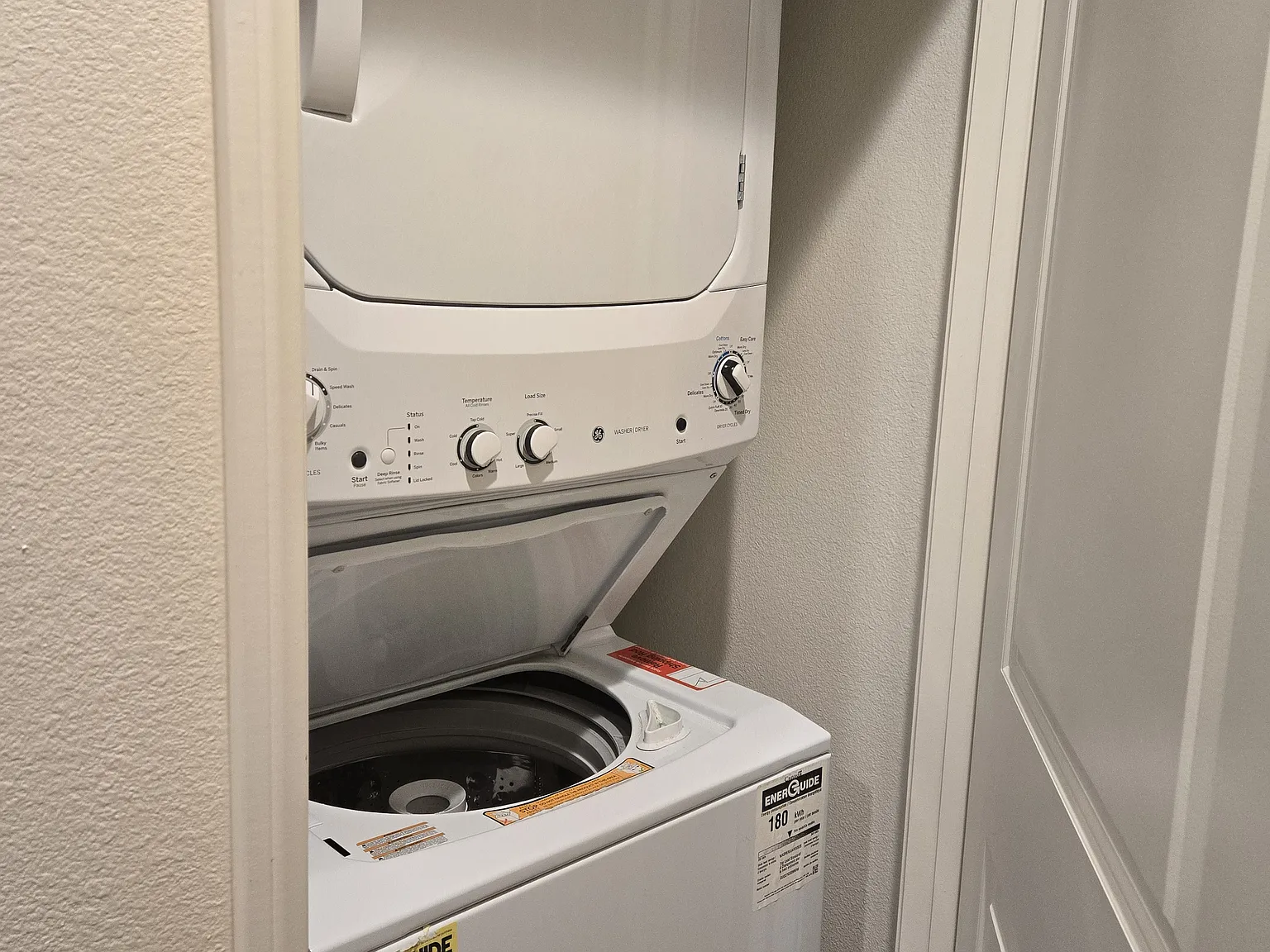 1 bed, 700 sqft, $1,950 — Photo 2