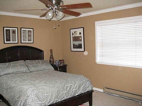 Master Bedroom/large closet